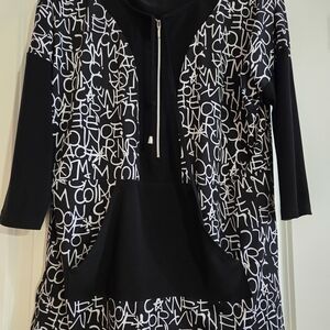 Black and White Graphic Zip-Up Top